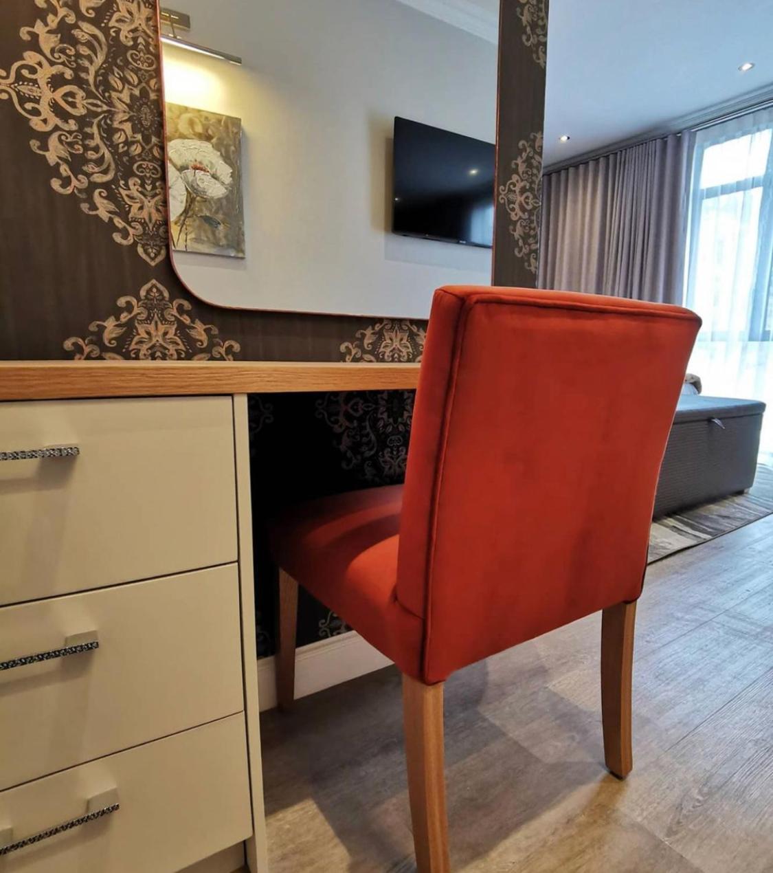 Alluvia Boutique Winery & Luxury Accommodation Stellenbosch Rum bild A chair